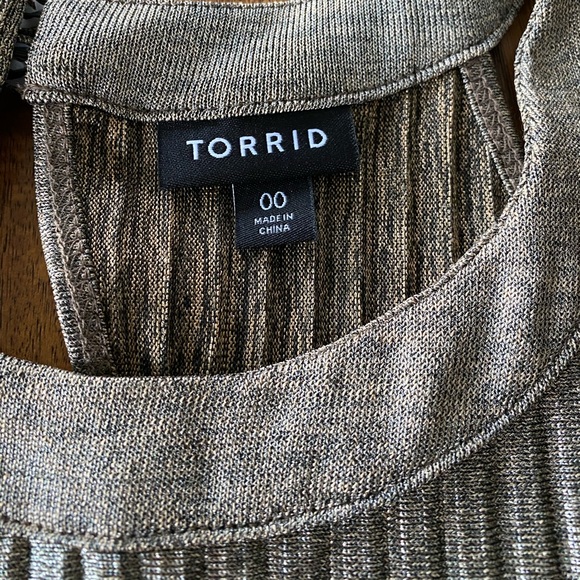Torrid Pleated Metallic Gold Goddess Tank - Picture 3 of 9
